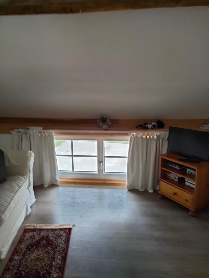 Les Petits Champs Apartment Buais-les-Monts Exterior photo